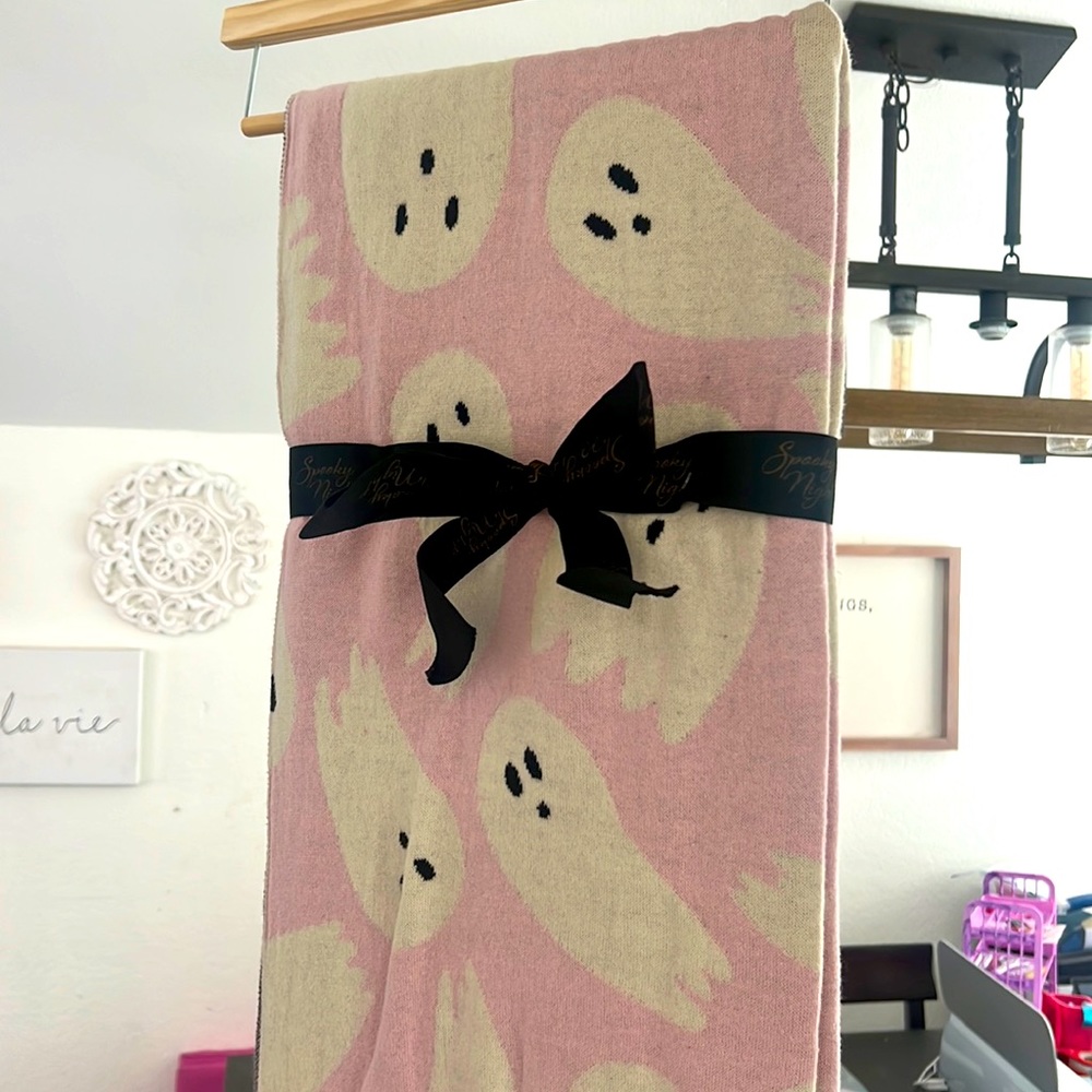 TIK TOK Trend Pink and white ghost blanket/ throw